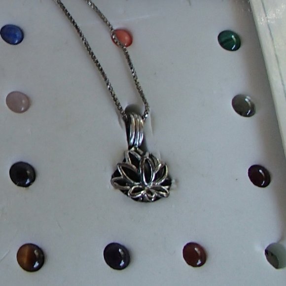 The Giving Gems Lucoral Museum Hawaii Sterling Silver Cage, Chain & 12 Gemstones - Picture 6 of 16